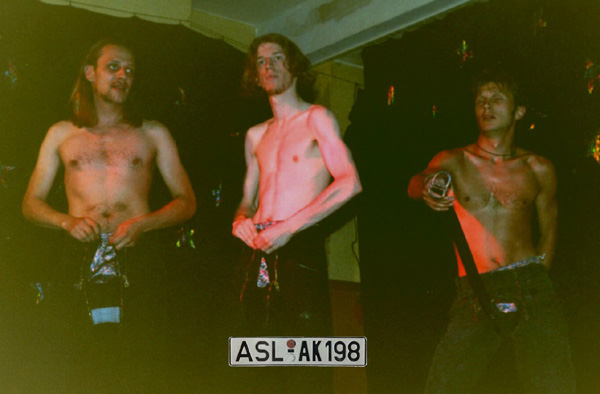  Everybody wants to be naked and famous 